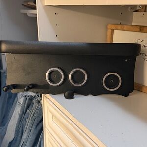 Hair dryer rack magnetic